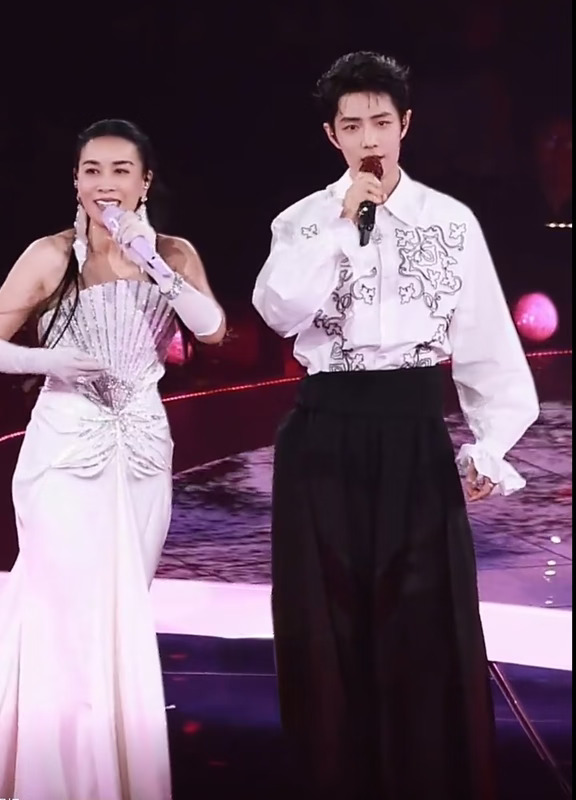 那英演唱会破防！内娱真友谊太好哭😭