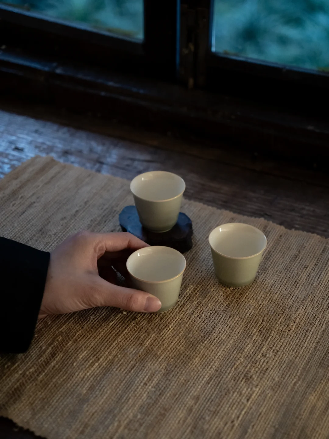 门店茶席｜豆青品茗杯，静守一室清欢