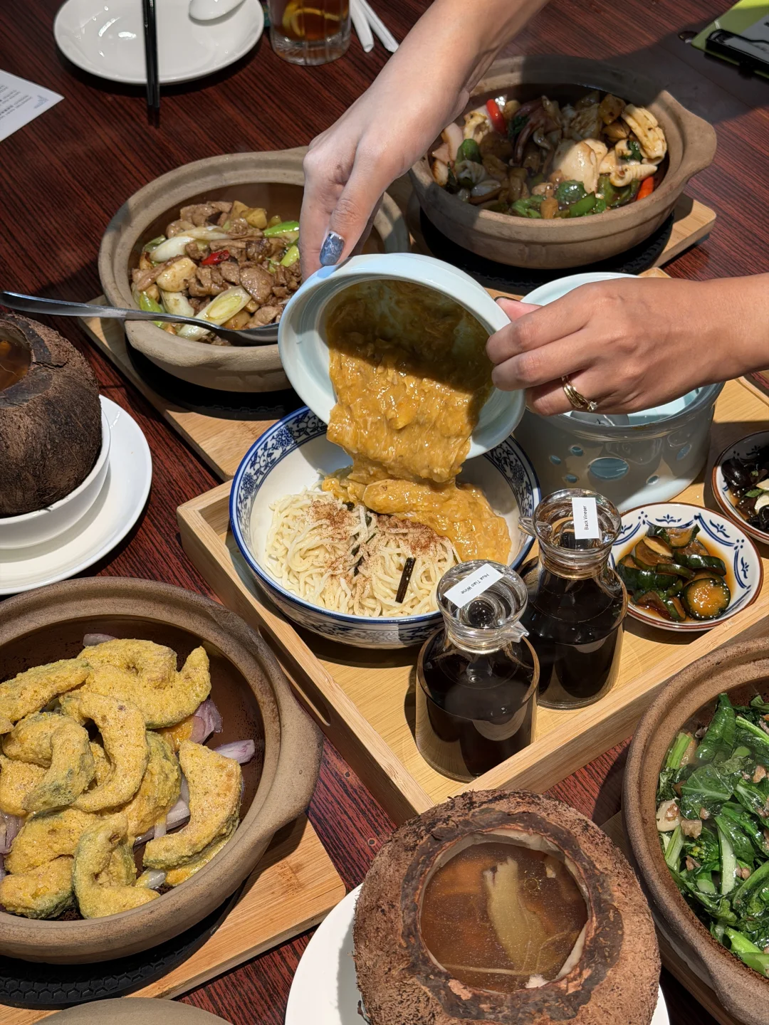 🇸🇬 荷兰村平价港式啫啫煲Lo Hey捞起