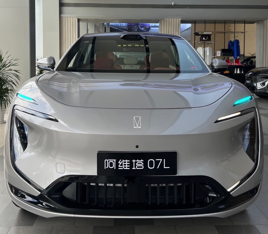 老小区开车难？体验阿维塔07L后轮
