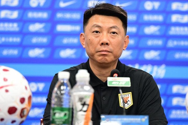 #中超联赛[超话]# 唐田：比赛很精彩，三镇毕竟是冠军球队，骨子里有冠军的基因，相信他们很快能回来，我祝福他们未来顺利。

下半场丢球是我想用年轻球员，对我们来说，下一场比赛永远是最重要的。

——

这次是真的来大活儿了，唐田的手机估计一直在震，没空多聊了，回去备战吧[笑cry][笑cry][笑cry] ​