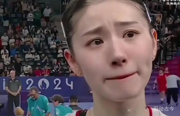 日本名将投奔中国打球！一件体育小事，彻底暴露日本经济衰退真相
 
近期，日本知名羽毛球选手志田千阳正式加盟中国厦门银行羽毛球俱乐部，征战新赛季羽超联赛。
 
这件事在日本引发巨大争议。原因很简单：她放弃了长期合作的日本第一体育品牌尤尼克斯（YONEX），转头签约中国李宁。
 
业内公认：李宁给出的代