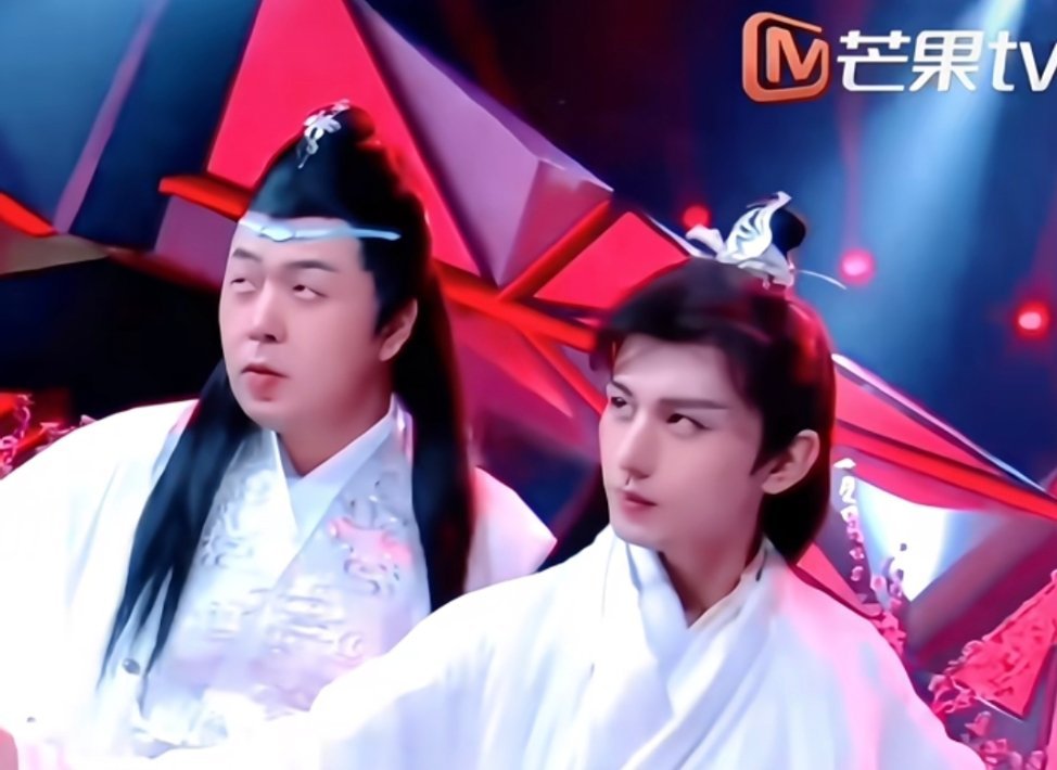 #成毅直播#杜海涛好帅[色]成毅也帅 ​
