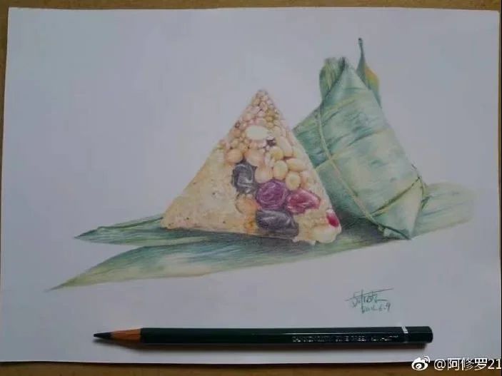 好几年前的彩铅粽子了。