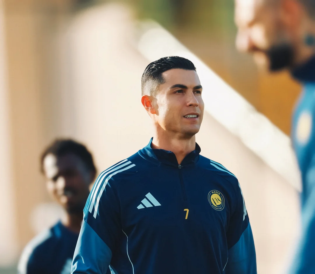 C罗抵达客场备战今晚的联赛