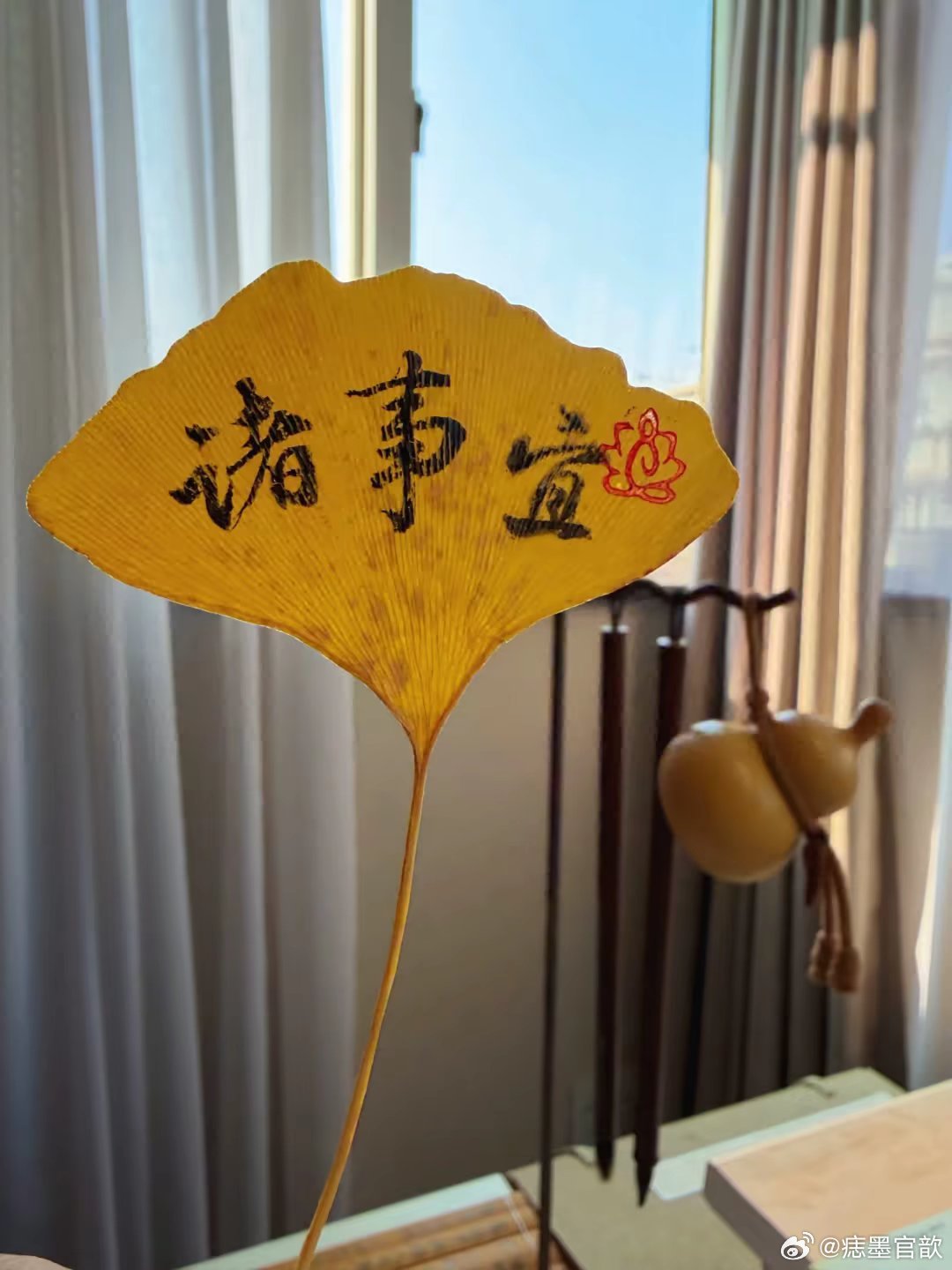 #官俊臣[超话]##官俊臣 反差魅力舞担##官俊臣 四代唯一门面# 

一套饭制，你看一下我今天早上P完的图吧，可能有点丑，因为我第一次P ​