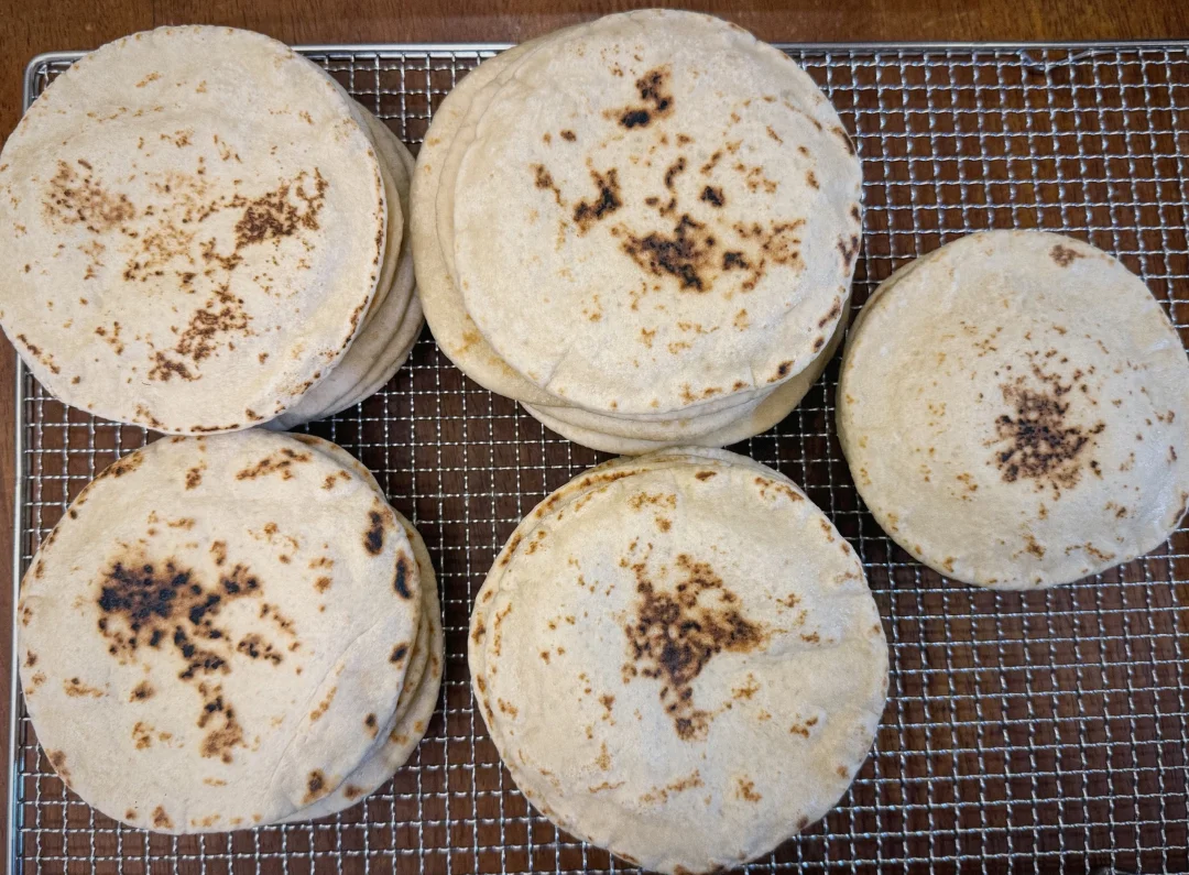 中东皮塔饼做一堆