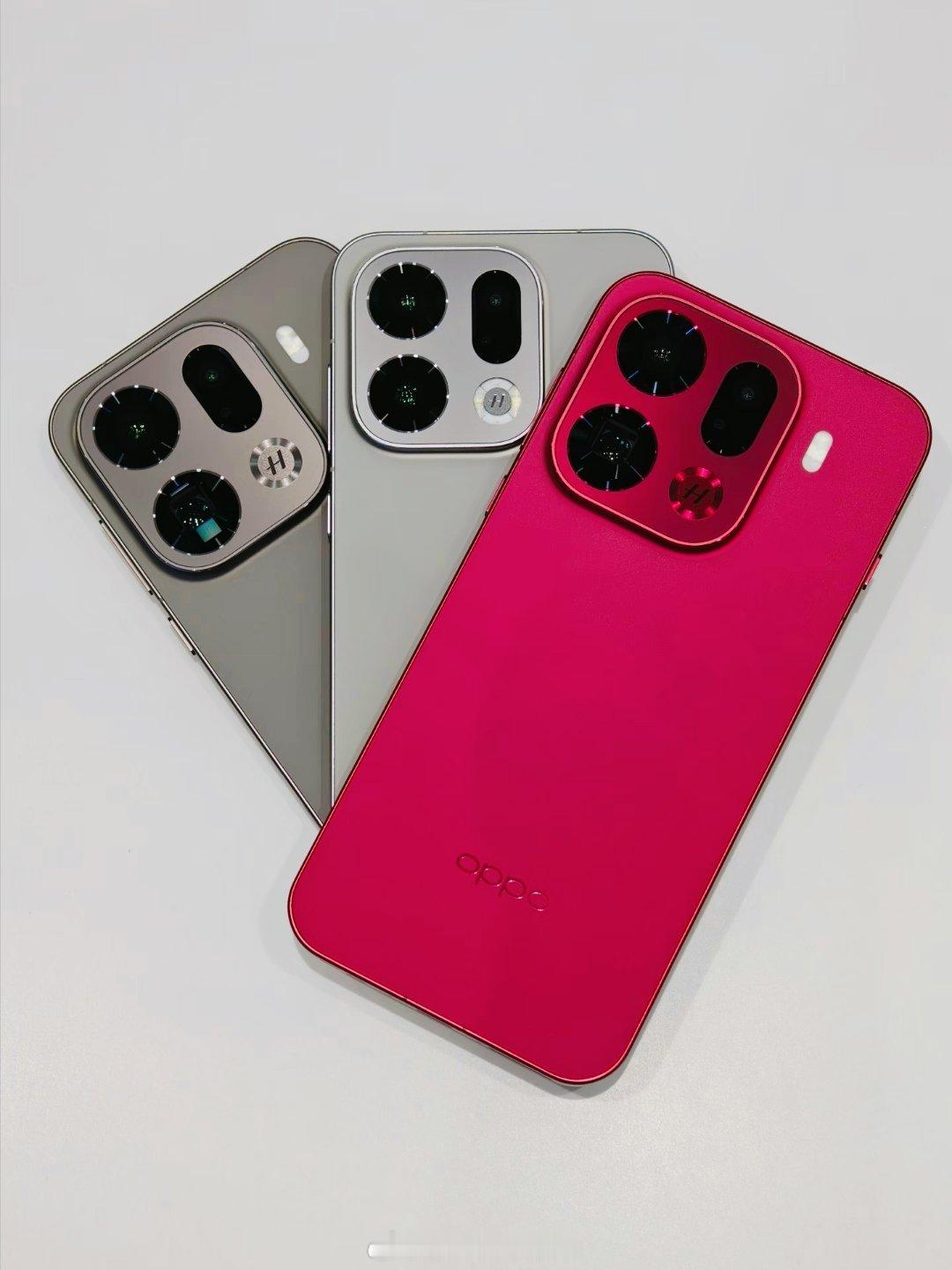 #OPPO[超话]#find x10系列共x10以及pro max还有x10e#手机# 。find x10搭载2亿 f1.6大底主摄＋同像素f2.6大底潜望长焦镜头加持，最高8k毫安左右，有线80w+无线50w，极窄四等边设计，也有哈苏增距镜套装[可爱]
 x10 pro max  天玑9600 pro ​​​芯片，搭载2亿 f1.5超大底主摄+同像素大底超广角再+同像素 ​
