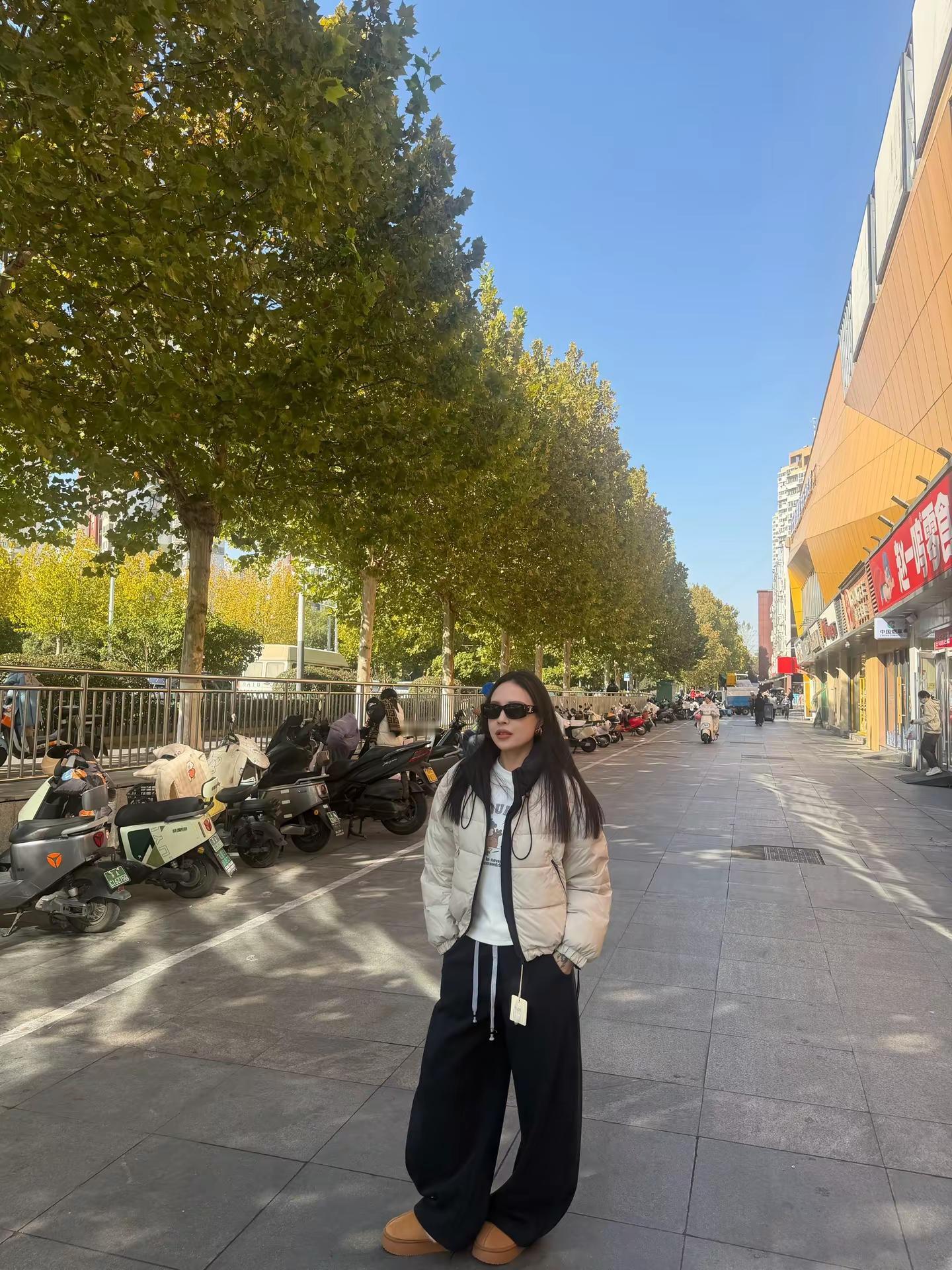 <p>街拍小姐姐穿搭秀 <!--{img:0}--><!--{img...