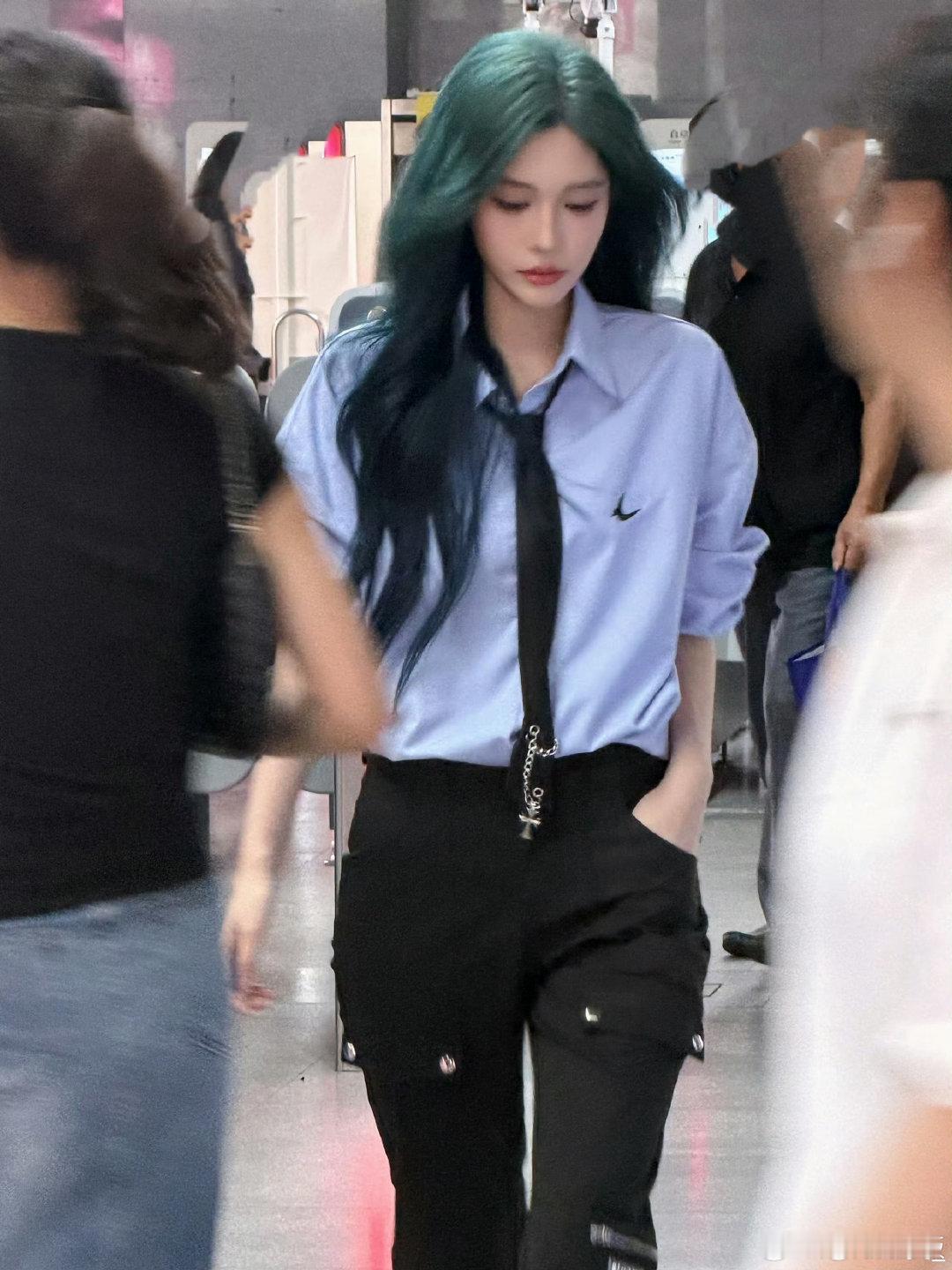 #王奕[超话]#
如果依赖姐姐是一种错
​