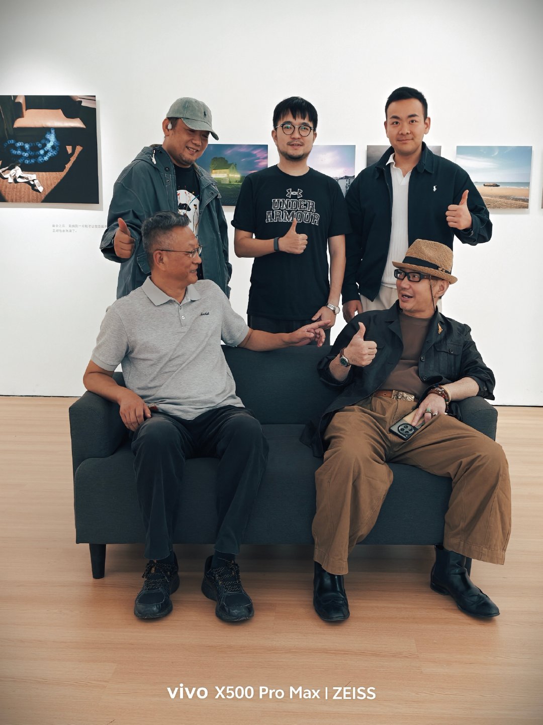 这世界已经开始被AI充斥，我还是更相信面对面的东西……真实情感，真实反馈，看得见，摸得着，变得更重要了……那怕是生气了，也是有价值的东西……
#老法师的日常#  ​