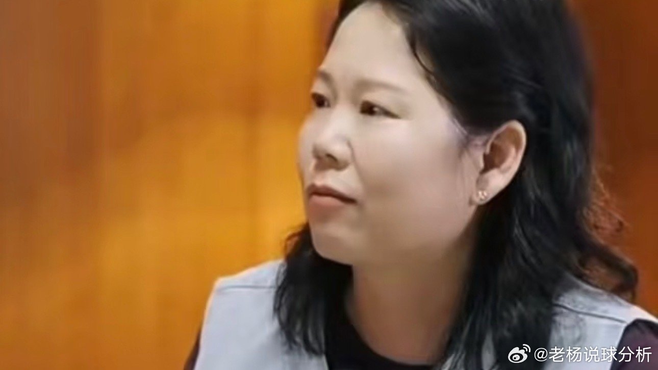 #张家齐妈妈说没用女儿钱买房#

张家齐妈妈说买房没花女儿钱，争议并未停下
张家齐妈妈在最新一期《我家那闺女》里澄清，买房的钱是夫妻的积蓄，不足的部分是向自己父亲借的，没有动用张家齐挣的钱。 很多人看完才明白，其实大家讨论的从来都不是那套房子。 而是孩子辛苦挣来的收入，成年以后能不能自 ​