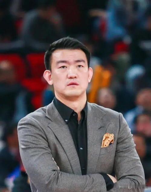 孙铭徽和胡金秋的巅峰期还能挥霍几年？当全联盟都在疯狂砸钱引援，广厦管理...