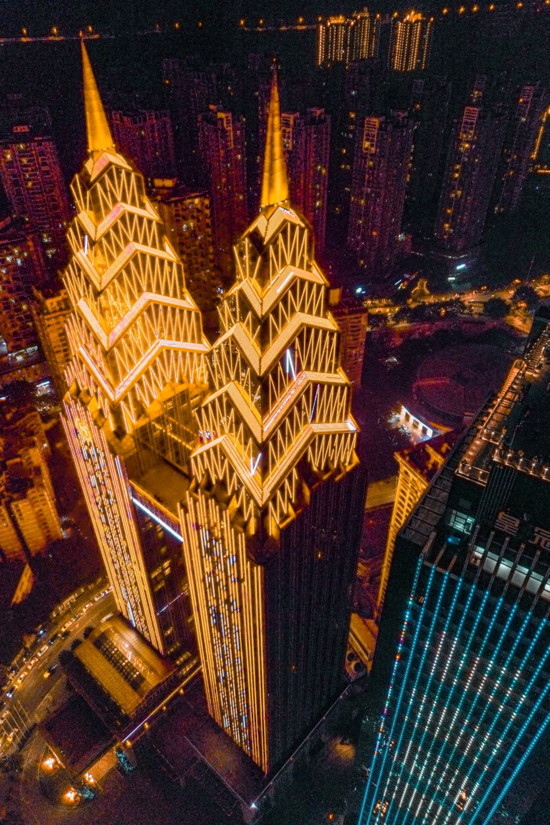 重庆南滨路城上天幕塔，感受山城之美🌈❤️