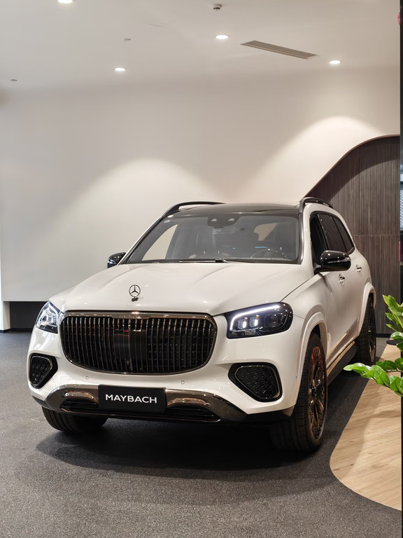 豪华从不止于表面
迈巴赫GLS600 极夜限定版
专属极夜系列套件，格调拉满
限时特惠+企业税抵政策加持
📍深圳·中升星辉奔驰