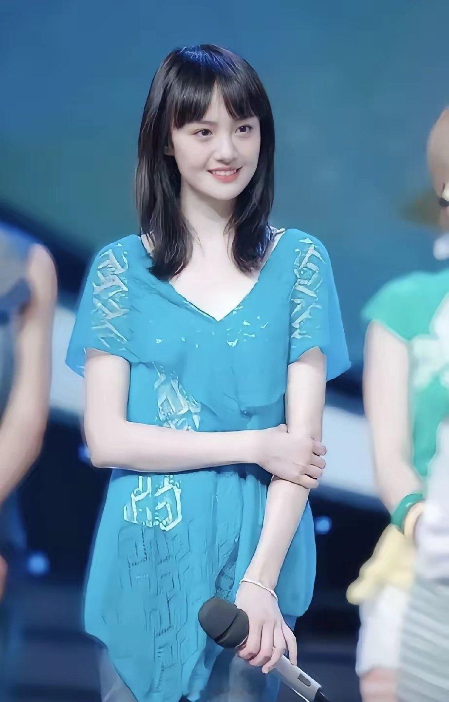 爽子整之前也是很美的，非常有辨识度，很是清纯可爱 ​