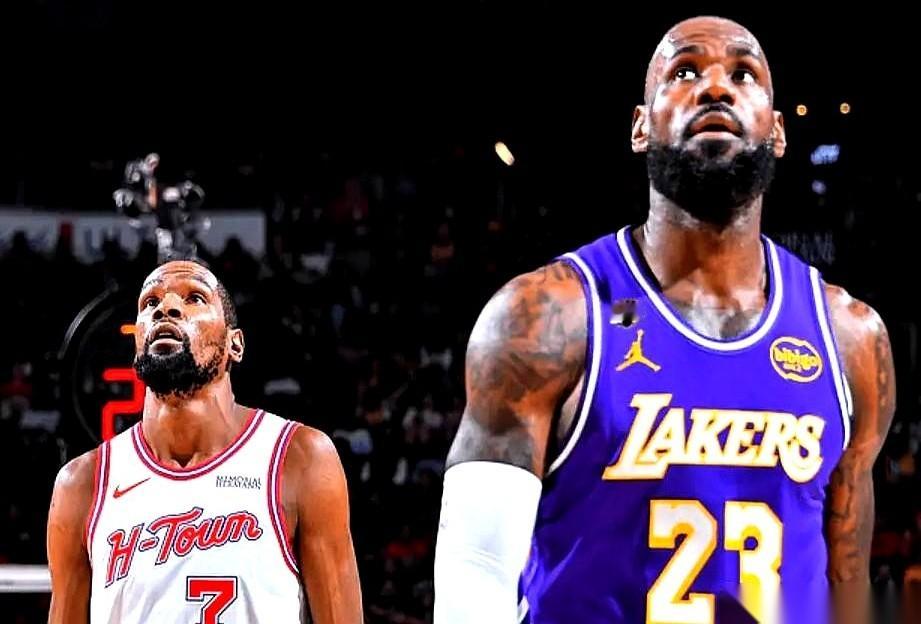 据Shams刚刚放出的确切消息，杜兰特拿到了队医的复出绿灯，获准出战对...