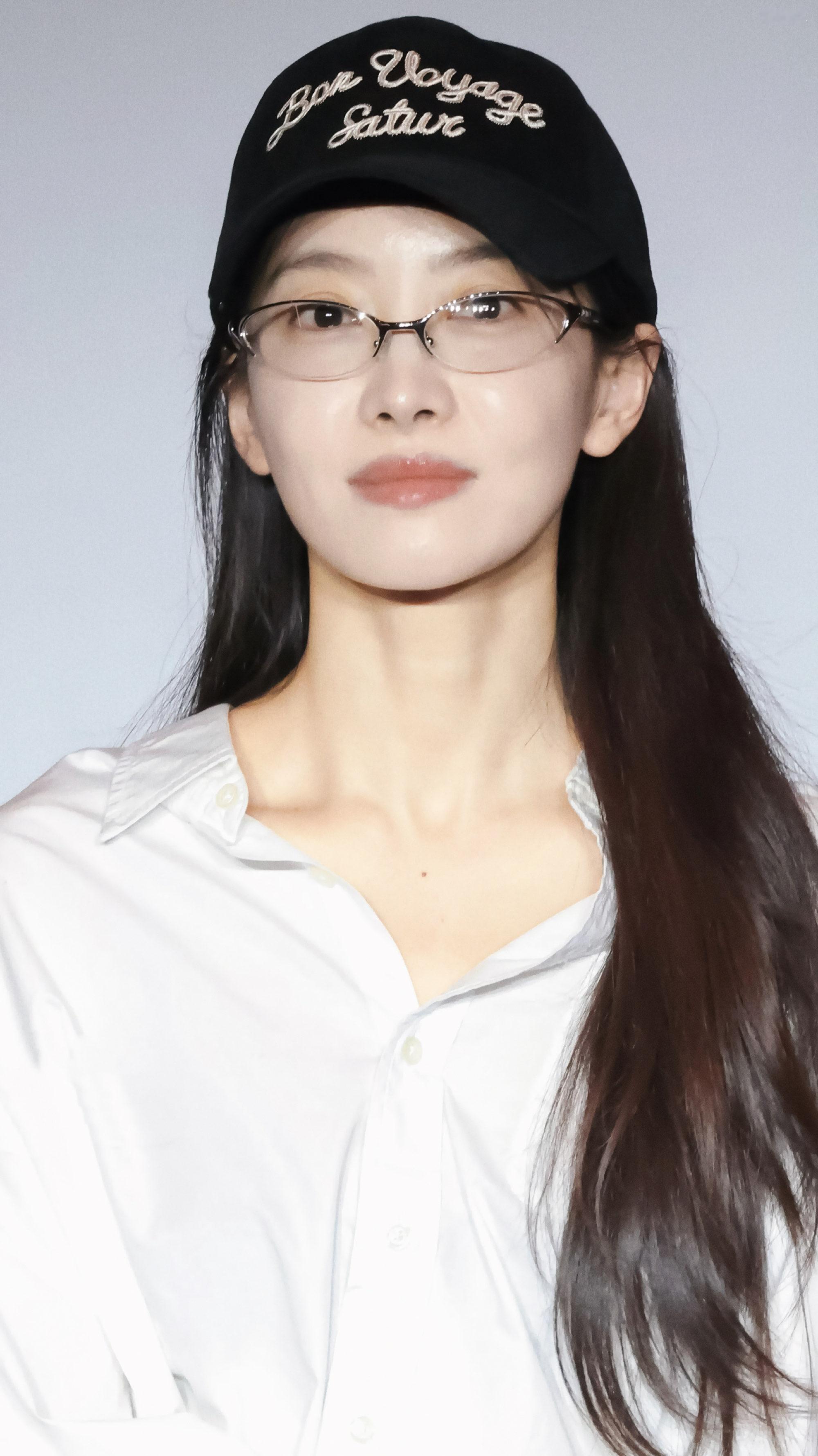 哇哦！宋茜白衬衫加眼睛，满满地高智感啊，知性气质风绝了！