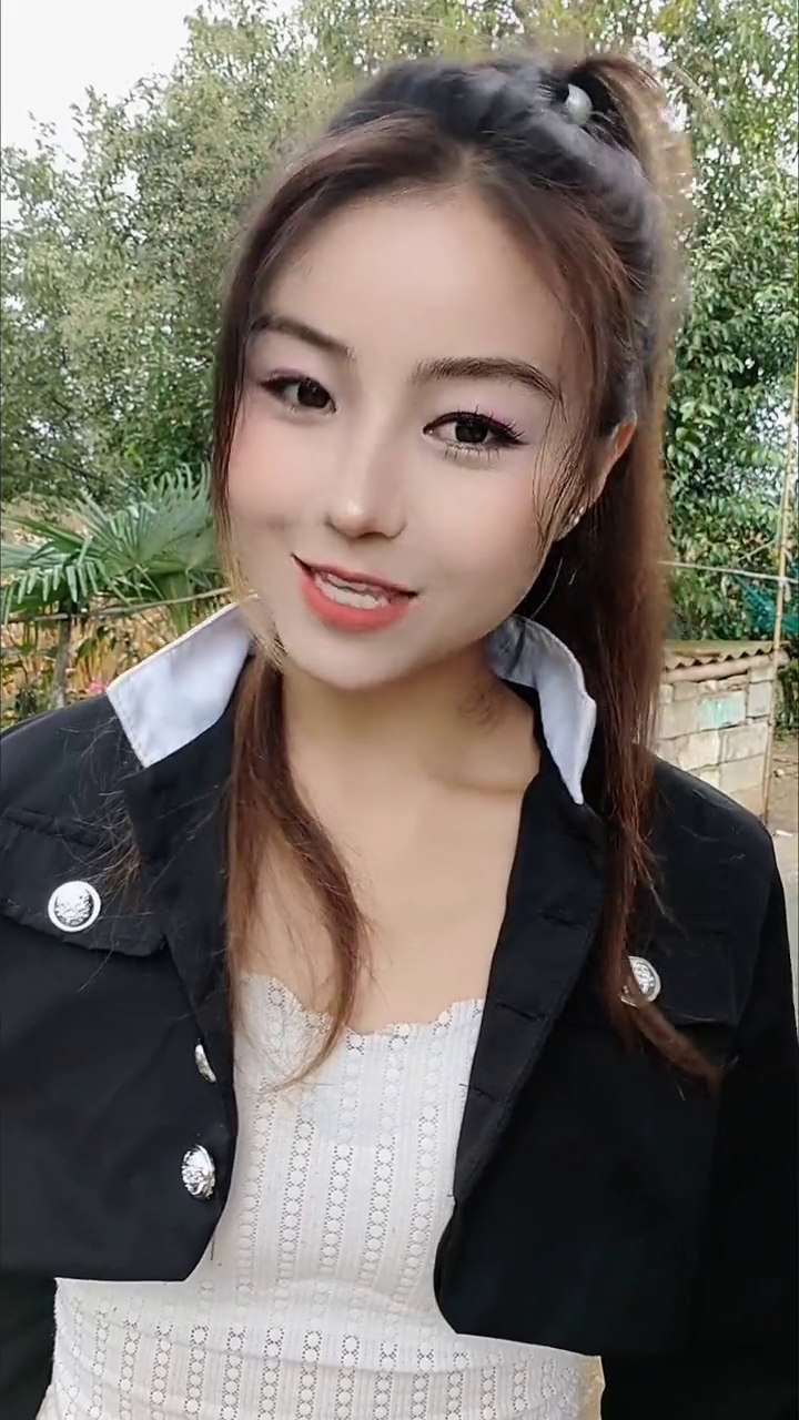 清新自然的户外写真，少女感十足！