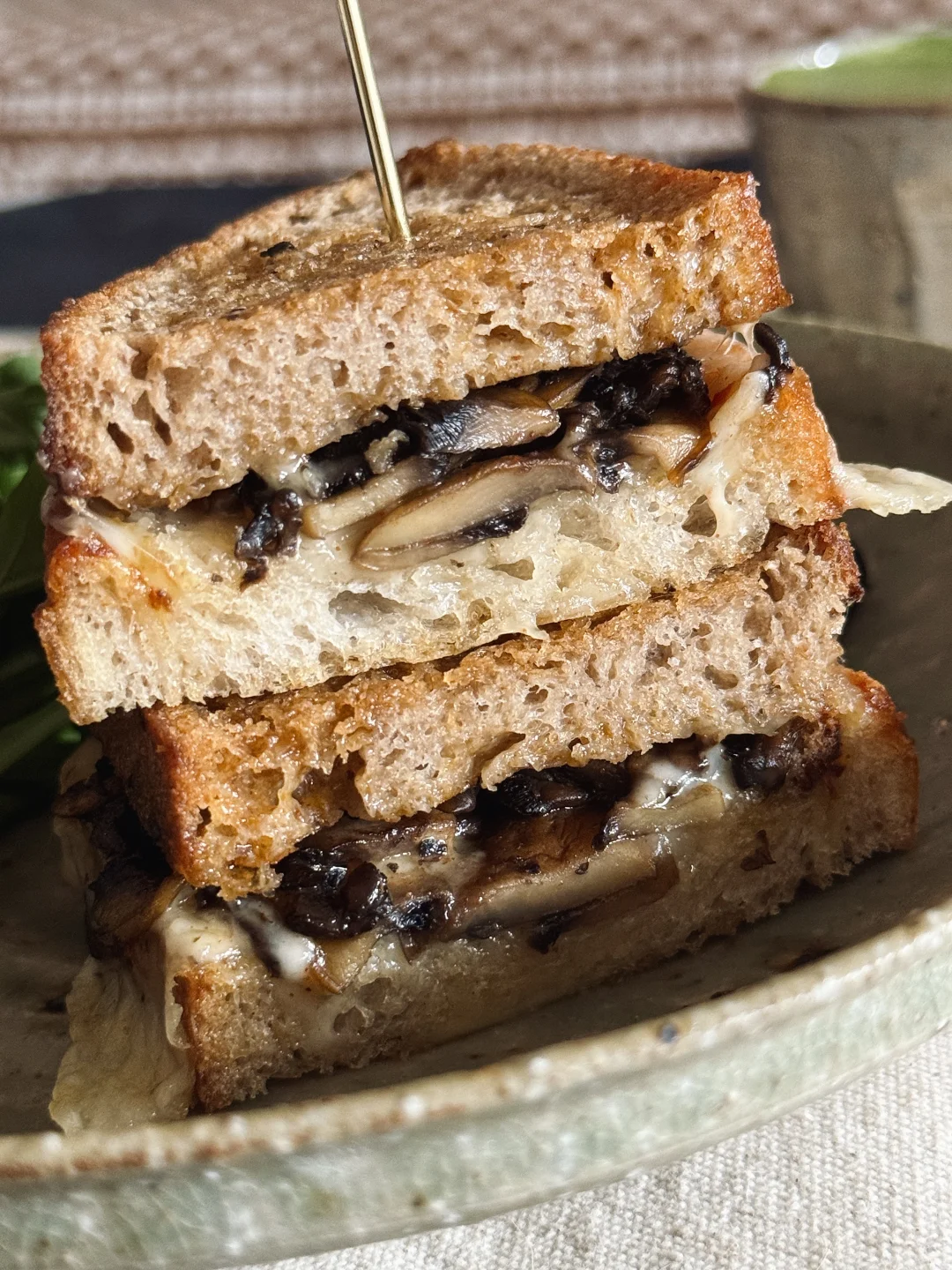 咬一口香迷糊了！黑松露蘑菇🍄三明治🥪