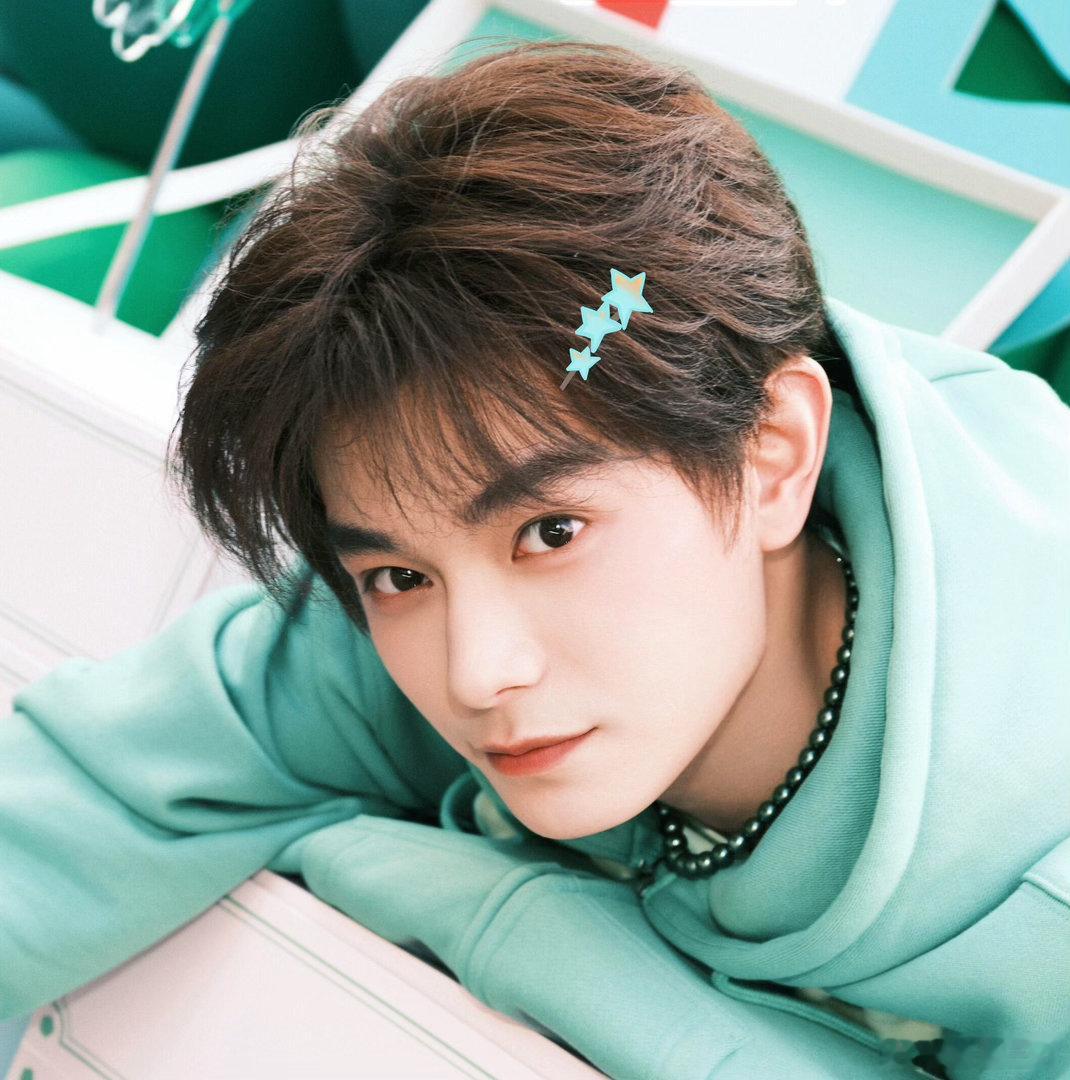 #丁禹兮赵凌# dyx #丁禹兮张海虾#

光影在你脸上跳华尔兹时，连呼吸都成为电影蒙太奇，每个定格都值得逐帧珍藏。

丁禹兮司宫令｜丁禹兮赵皑｜赵皑｜丁禹兮南部档案｜丁禹兮张海虾｜张海虾｜丁禹兮张海侠｜张海侠｜丁禹兮花开锦绣｜丁禹兮赵凌｜赵凌 ｜ 丁禹兮爱在无尽夏 ｜丁禹兮沈言 ｜沈言

​