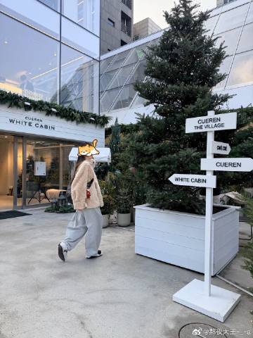 大宝有很多很多时候都特别可爱，昨晚我去洗澡的时候因为忘了拿东西，进出两...