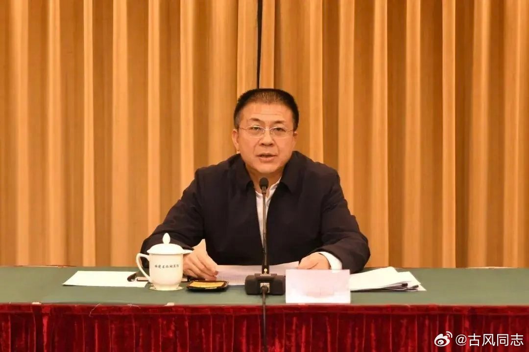 9月19日，据福建省纪委监委消息：福建省信访局党组书记、局长朱百里涉嫌严重违纪违法，主动向组织交代问题，目前正接受福建省纪委监委纪律审查和监察调查。 ​