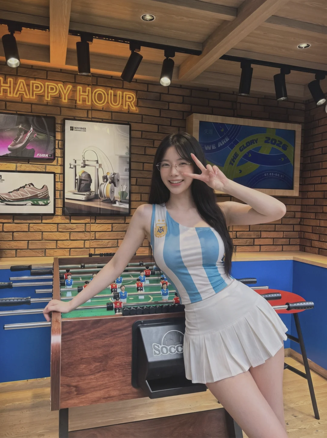 姐的快乐：穿阿根廷球衣+玩桌上足球！