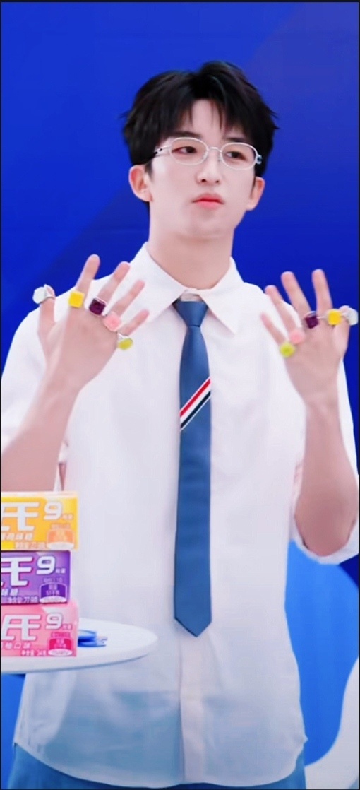 黄子学长#黄子弘凡[超话]# ​