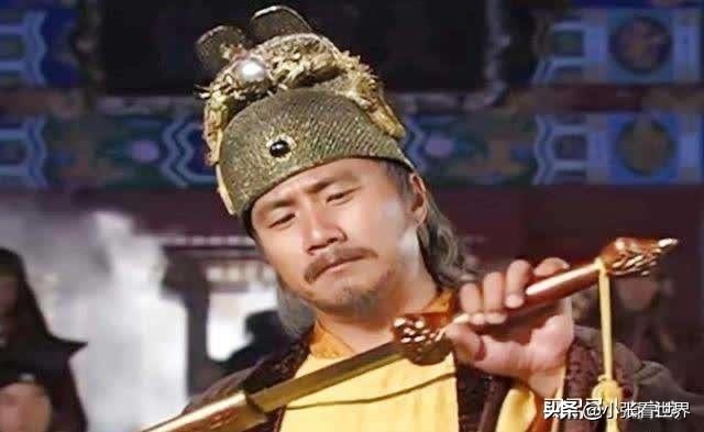 手握三十万重兵，沐家军凭啥躲过朱棣的清算？
很多人读明史都觉得反常，朱棣靠造反上位之后手起刀落清建文旧臣，连自己的亲兄弟们都往死里削，偏偏放过了远在云南、手握重兵的沐家。这根本不是朱棣突发善心，全是算透了利弊的理性选择，核心逻辑只有三点：
第一，沐家从头到尾没