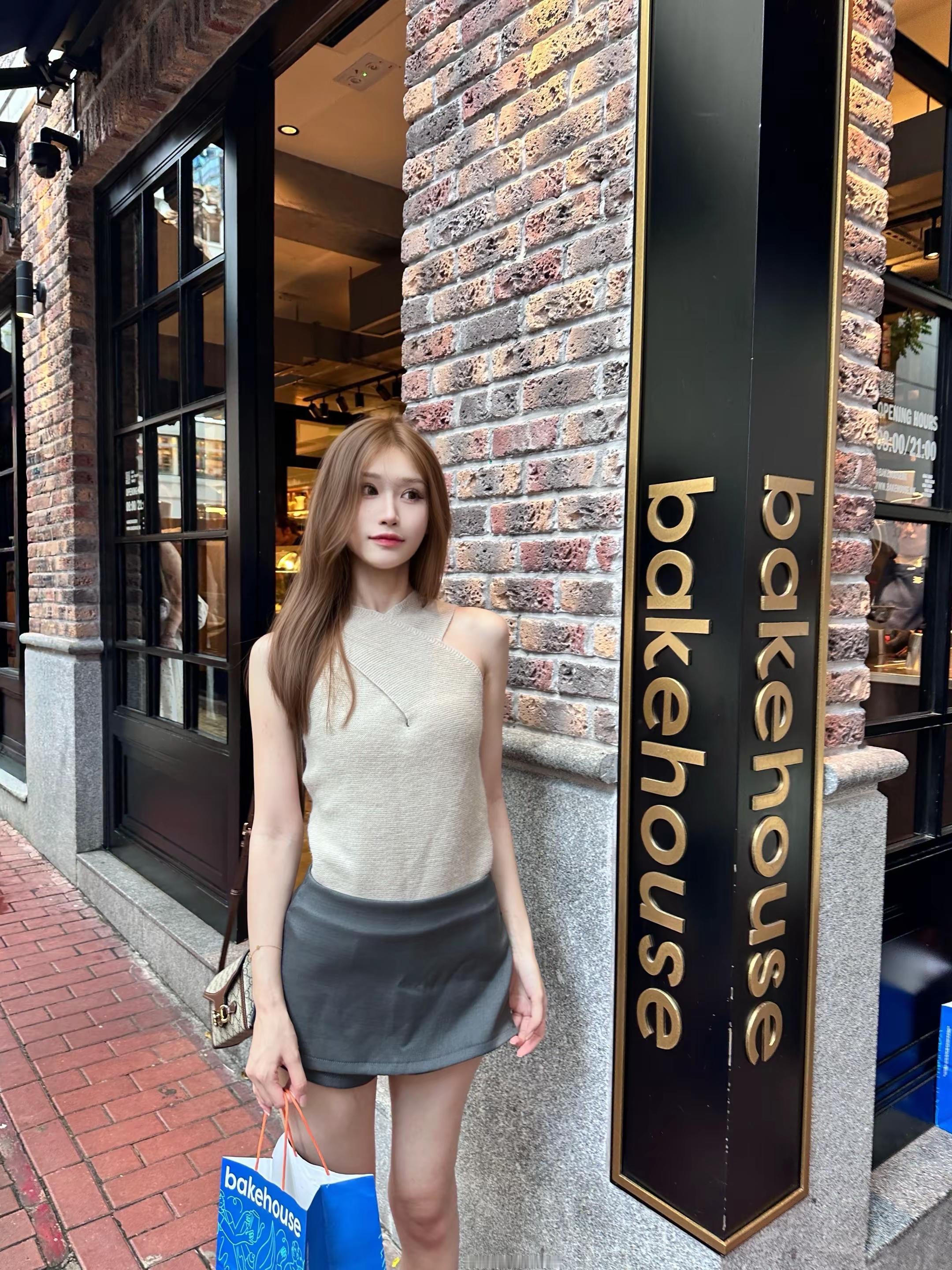 <p>笨蛋美女 <!--{img:0}--><!--{img:1}--...