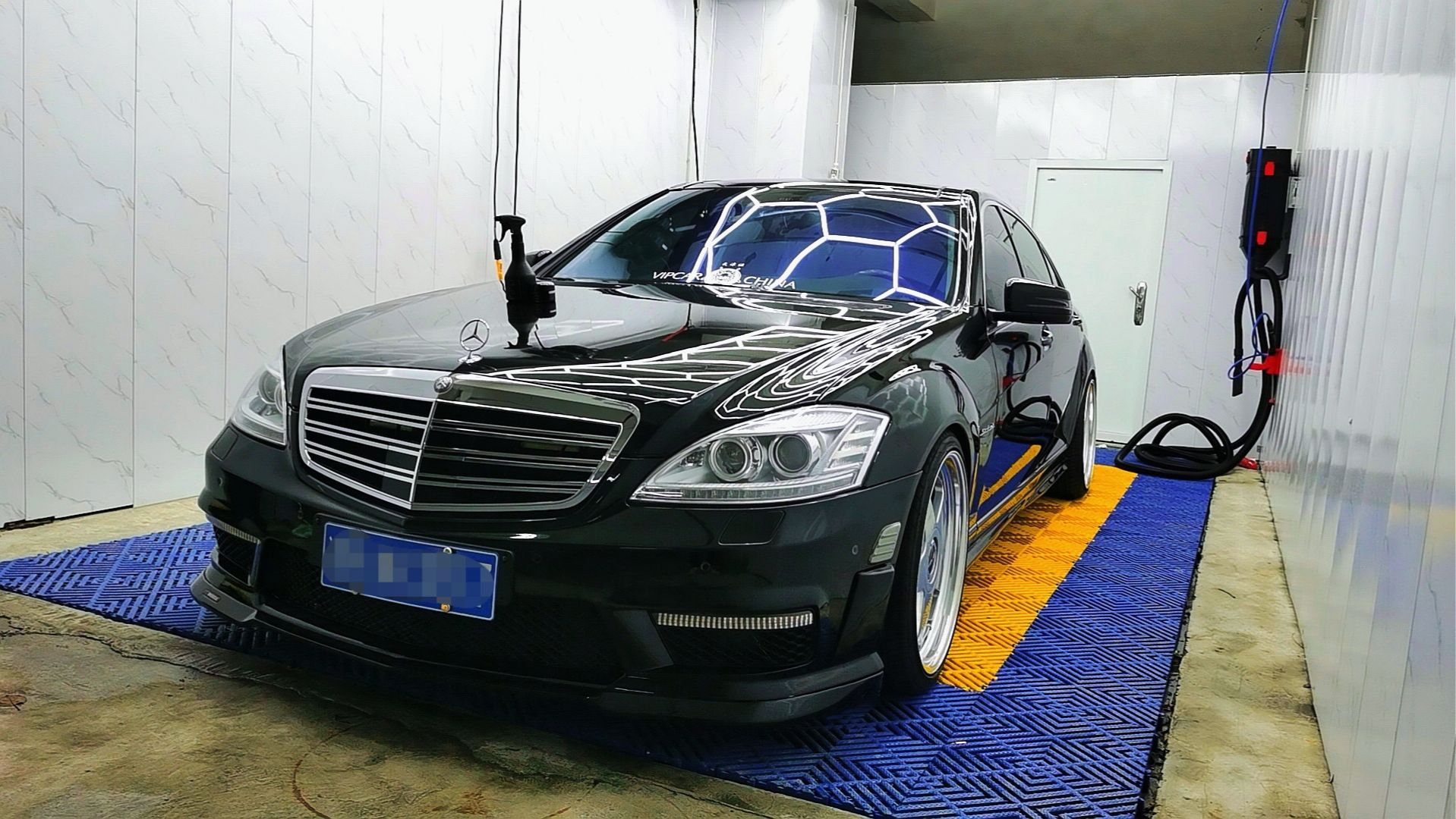 洗完车当然要拍照啦，要不白洗了！洗车 奔驰 w221 低趴姿态