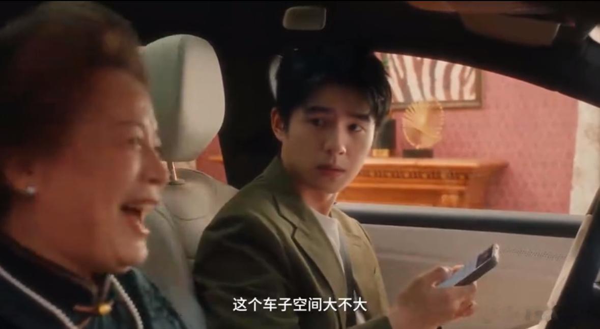 #刘昊然选对了新爆款大众T6##一汽大众T6今日上市#我开宝来八年，换电车最怕两点：品牌新、智驾虚。T6这次让我改观，关键是刘昊然把首个汽车代言给了它。他选品一向克制，腕表护肤都挑大牌，汽车这么重决策肯接，说明不是蹭流量；发布会他还成首位车主，说看中大众35年、3000万用户信任底子。作为老车主 ​