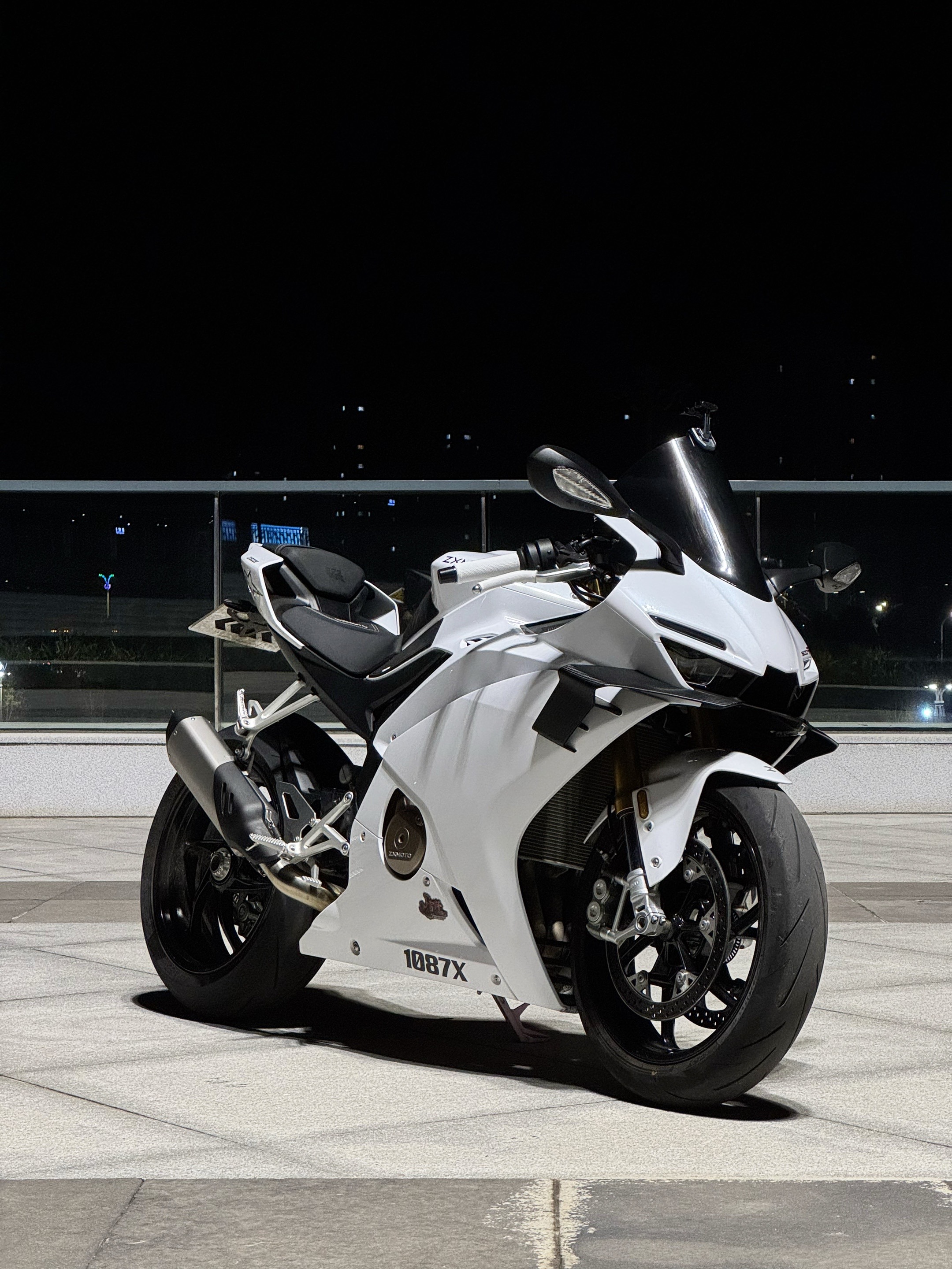 每日出门三件事张雪500rr 凯越450rr 春风450sr 赛600