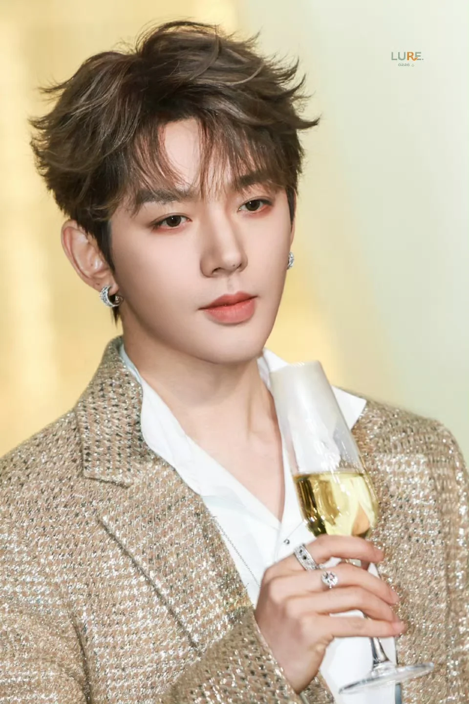 给邓为化的两种迪奥活动妆