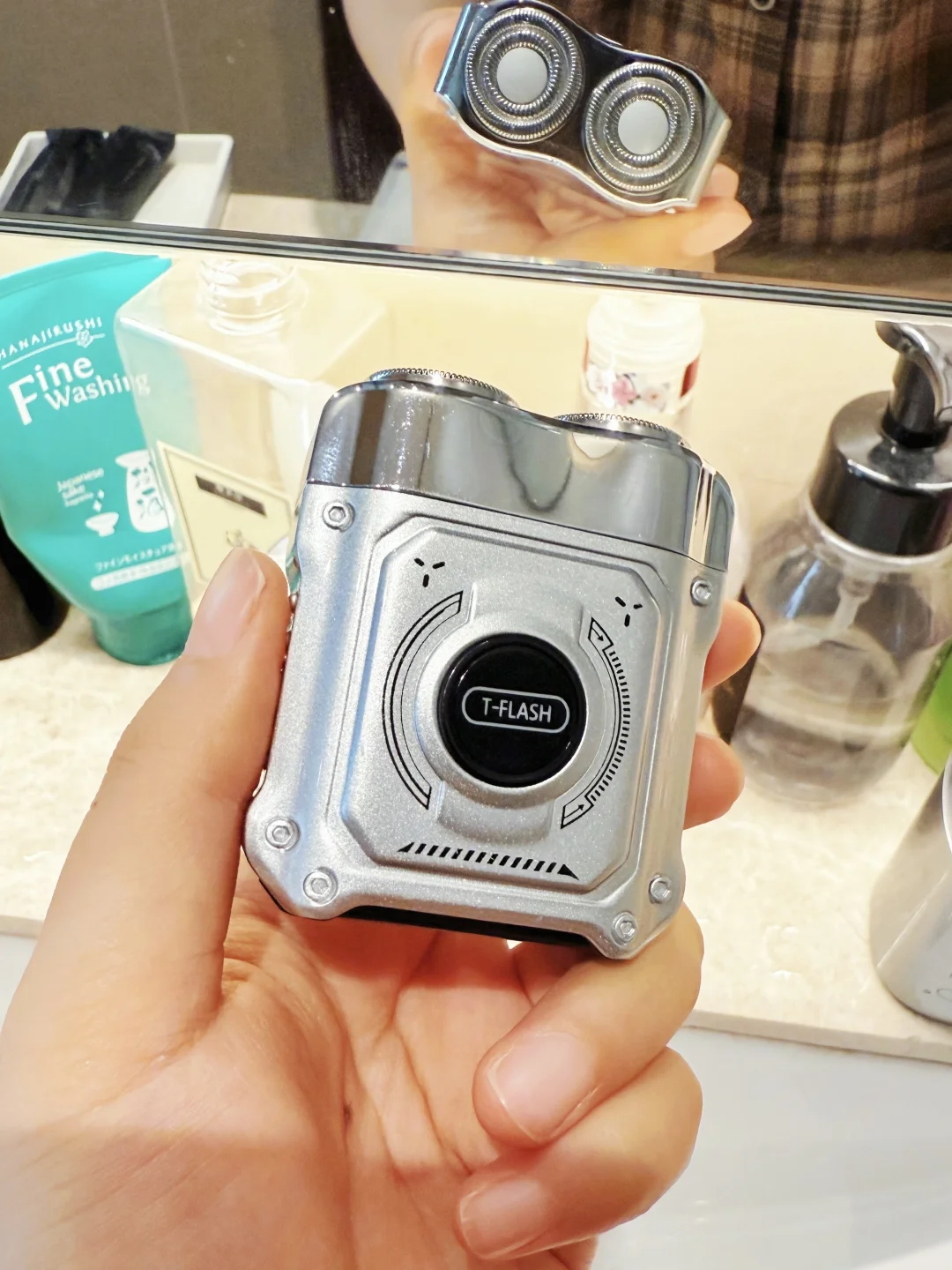 给男朋友买了个剃须刀，也没有说的那么鸡肋