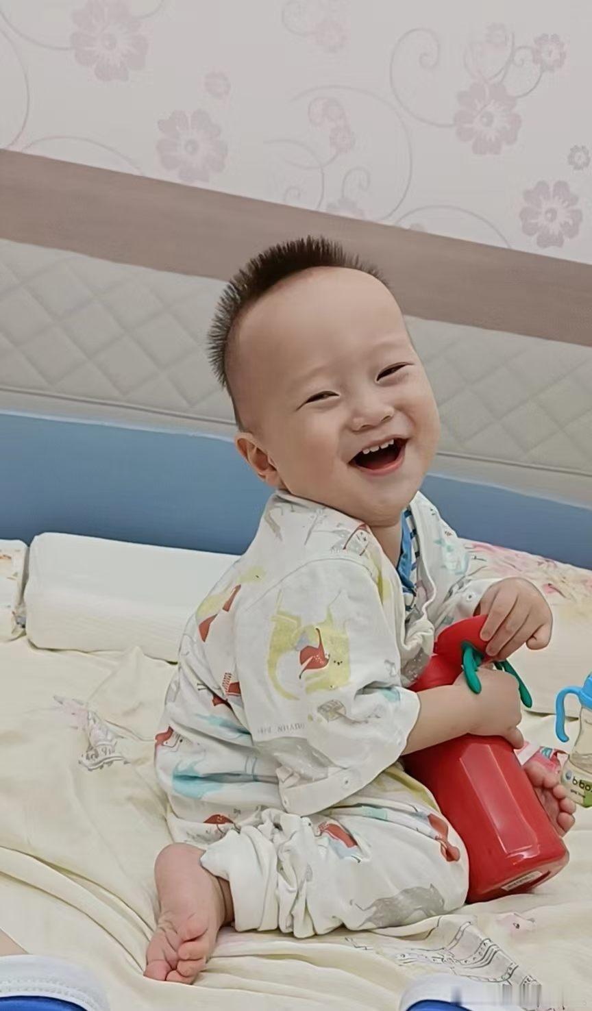 答应妈妈，从今天开始，要做一个快乐的哥哥[偷笑][偷笑]

#四十多岁女丁克想生孩子#四十多岁女丁克想生孩子，情有可原[手指比心] ​