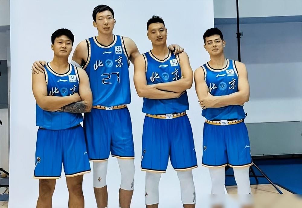 别吹23连胜了，马布里直接把话挑明：上海队只是常规赛的纸老虎，总冠军还...