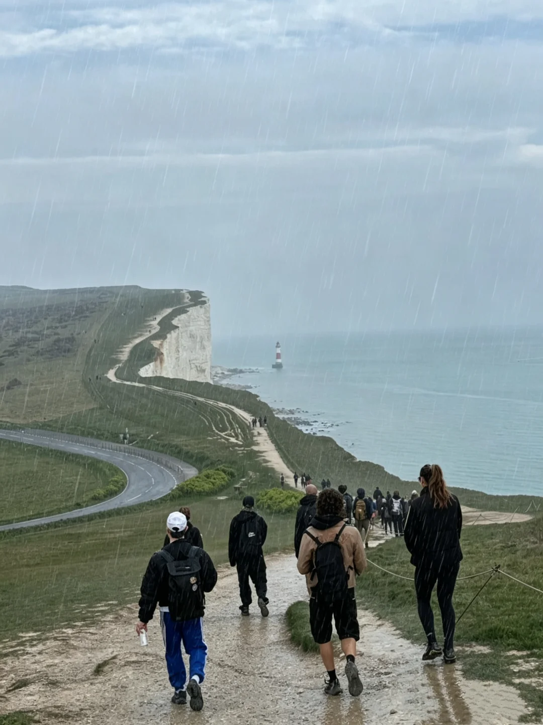 英国现状。。。别穿短裙！