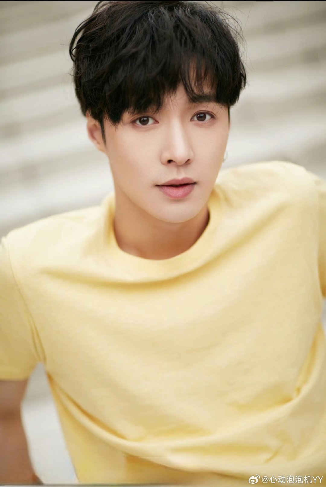 #张艺兴[超话]# 睁眼就看宝宝 开心一整天 ​