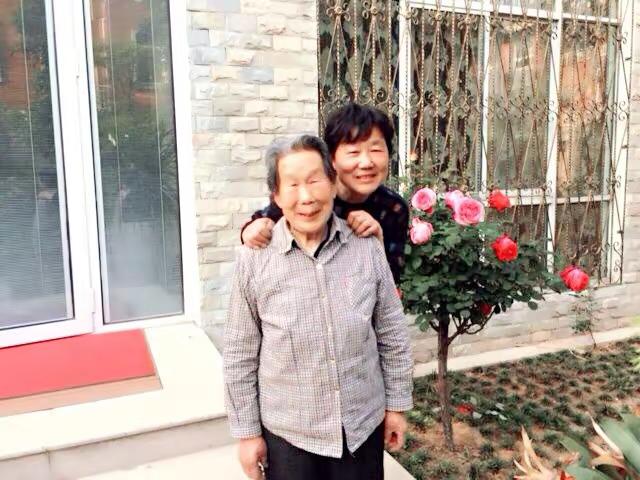 我评论了@涛涛 的作品：今年老母亲已经99岁了，我也是76岁的老人了，这张照拍是我60多岁拍的