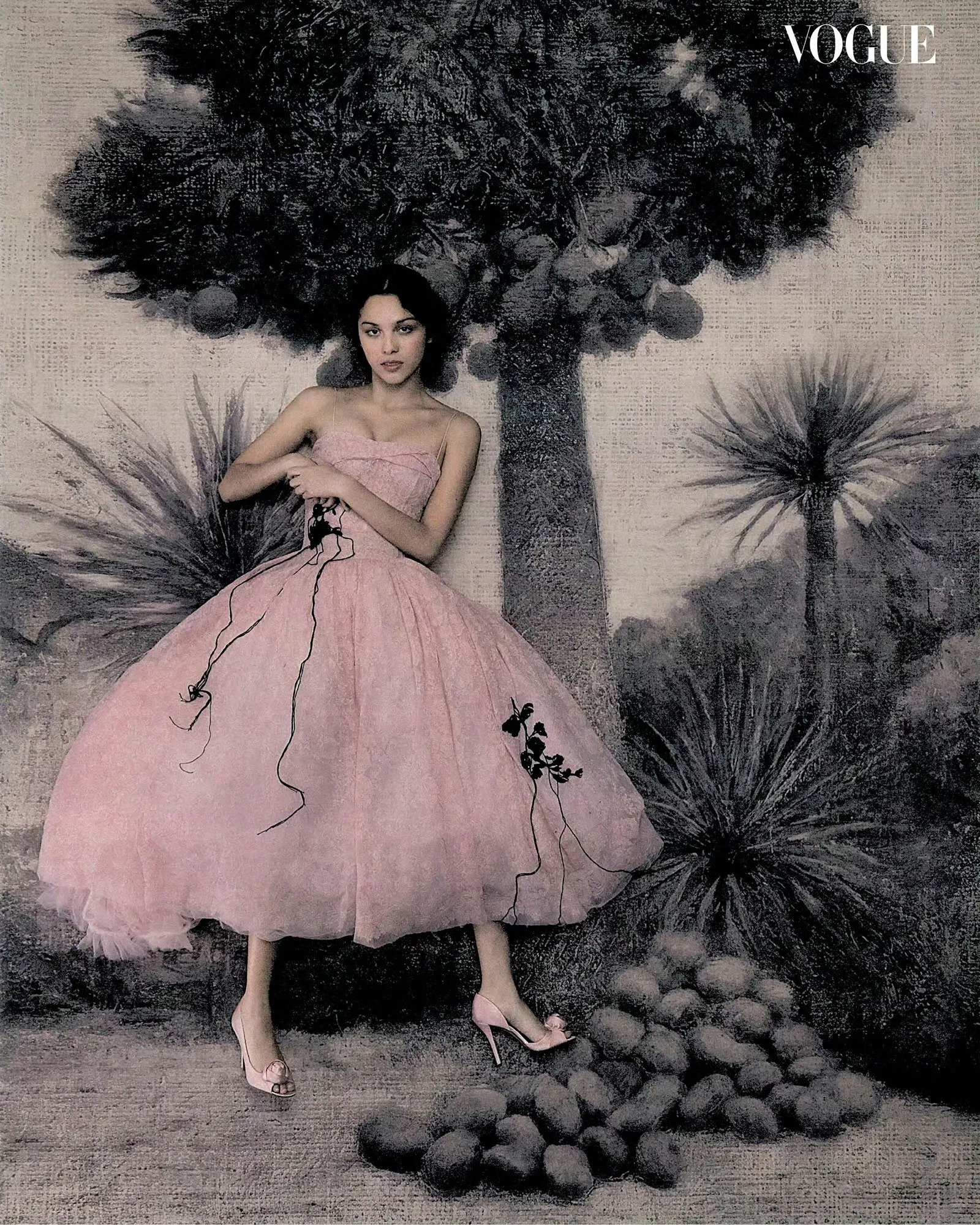 Olivia Rodrigo  Vogue Philippines 菲律宾版金九封面人物，摄影师Szilveszter Makó镜头下的娅娅，整个调性直接拿捏古典油画少女感，光影构图高级感十足~ #封面大赏# ​