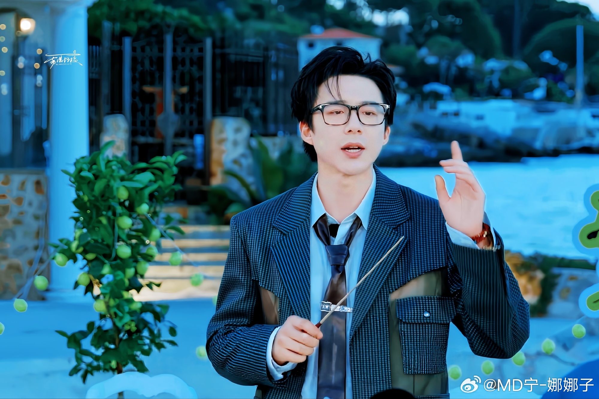 [超话] 如果可以，让我穿越时空回到老大没火之前，进距离看看他，哈哈哈...