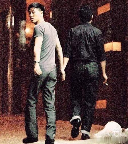 #唐鹤德张国荣唯爱彼此是唯爱#无人能把他们俩分开永远在一起[哈哈][哈哈][哈哈][doge] ​