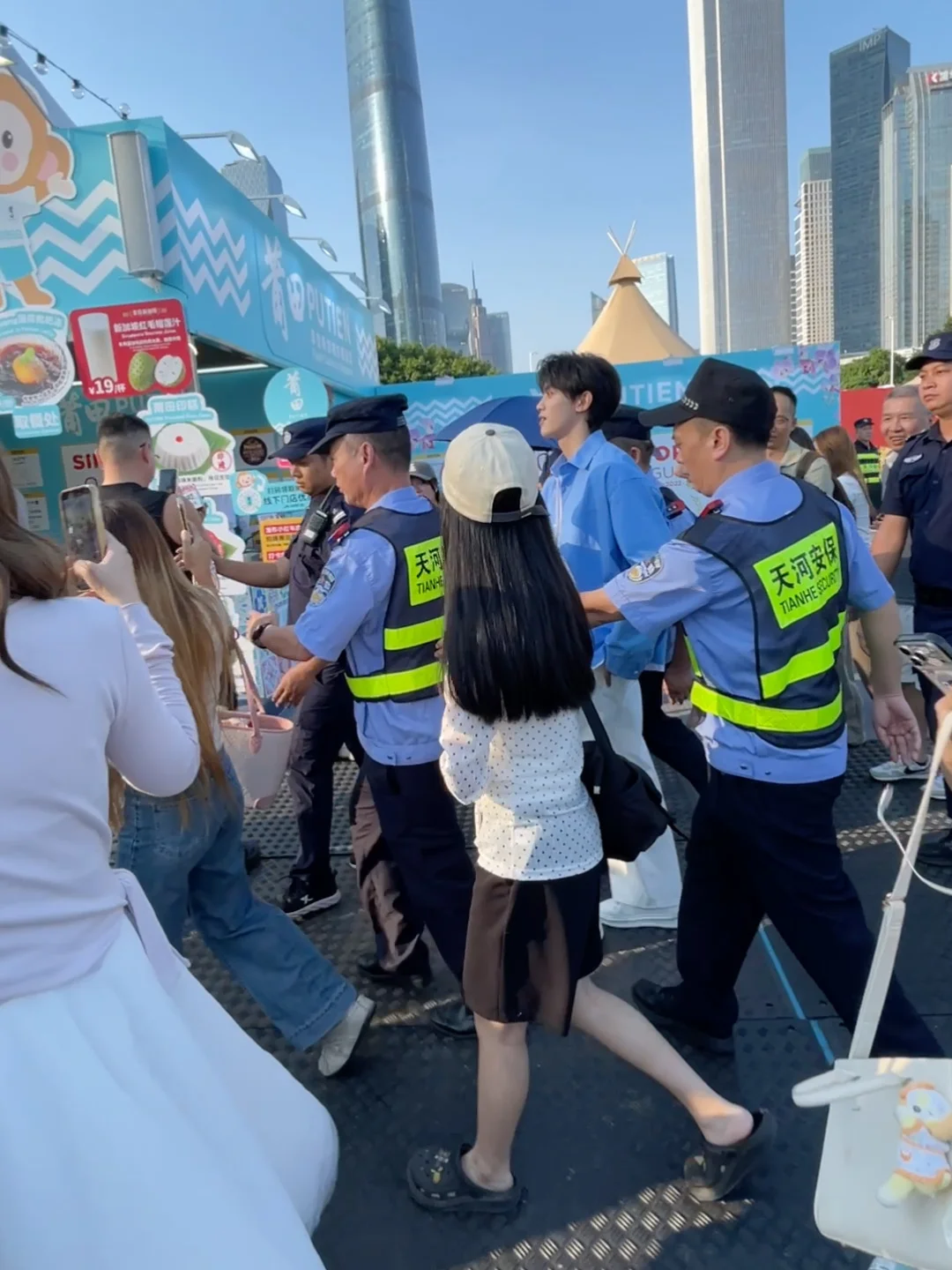 ⚠️海心沙。。这是明星吗❓😱