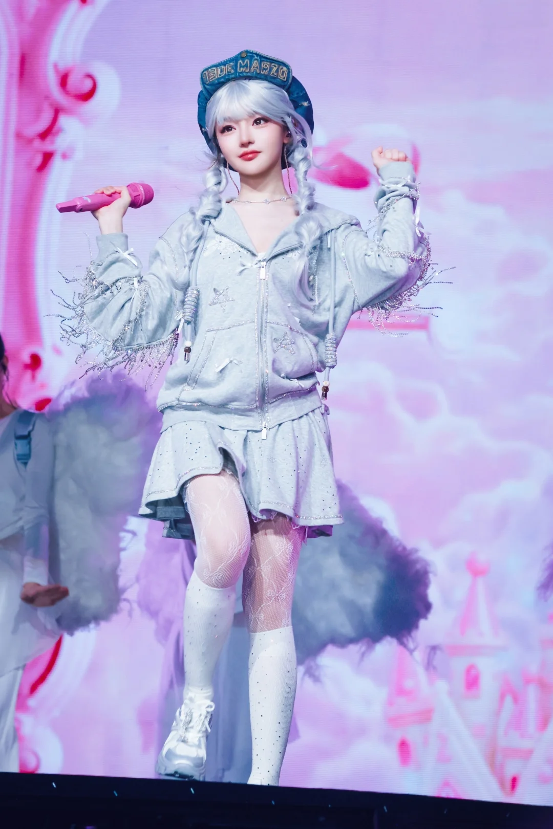 黄霄云