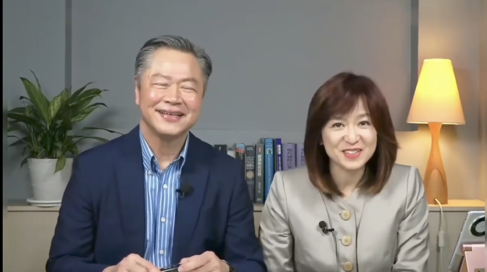 有情有义！被中天突然资遣，周玉琴绝不抹黑老东家，赖岳谦痛心直言就是太没人情
 
近日，资深主播周玉琴突然被中天资遣引发热议。她结束大陆参访返台复工，毫无预警收到离职通知，结束了16年的任职生涯。
 
面对舆论热议，周玉琴格局尽显，公开表态不会批评、指责老东家。她坦言在中天待了16年，感恩过往缘分，坦