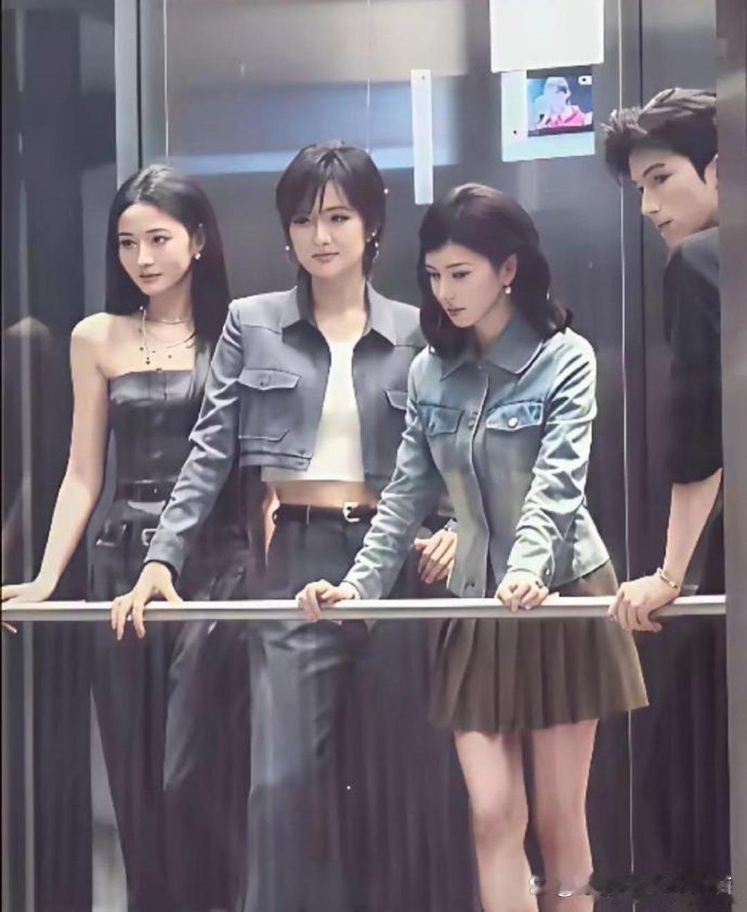 突然有点理解于正了，赵晴的美貌确实很出众。 ​