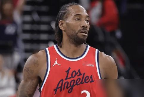 你以为伦纳德被格林防死了？我告诉你，那场附加赛，是他亲手献祭的投名状。...