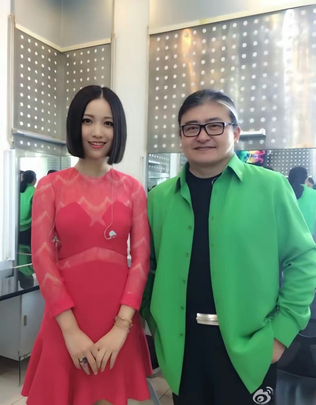 家喻户晓的音乐人刘欢悄然离世，讣告格外克制，丧事一切从简，不设治丧委员会，不举办遗体告别与追悼会。
 
早前出镜时他已是满头白发、身形消瘦，过往也曾公开自身旧疾，讣告仅标注病逝，并未详述具体原因。
 
他留下《好汉歌》《我和你》等无数经典